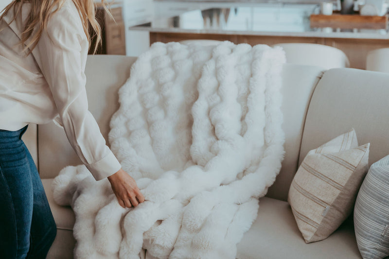Luxe Faux Fur Ivory Blanket